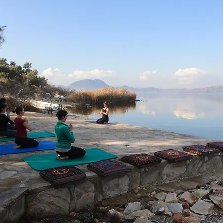 Hotel Silva Oliva Lake Bafa